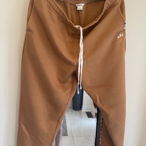 Hudson Bay set sweatshirt XL ,and pants size L in camel 1005 cotton - Picture 5 of 7